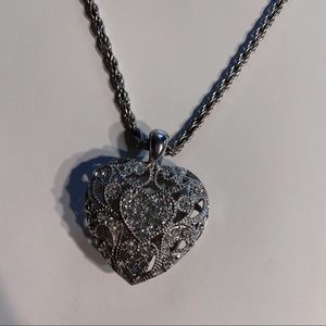 Forever 21 silver heart necklace